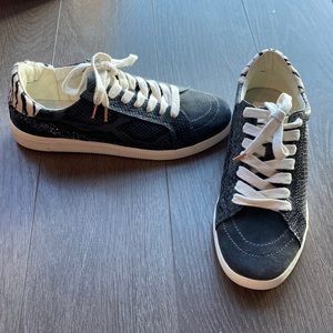 Dolce Vita Sneaker size 8